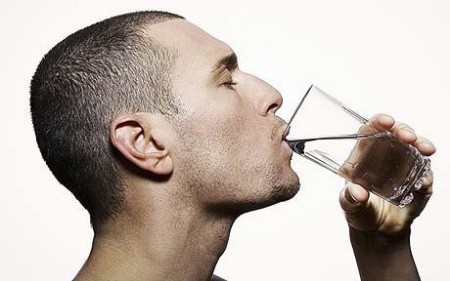ดื่มน้ำ