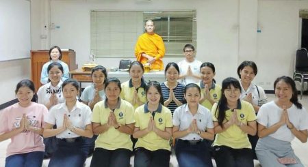 พี่เมย์ ชวนฟังธรรมะกับหลวงพี่คิม จากวัดพระธรรมกาย